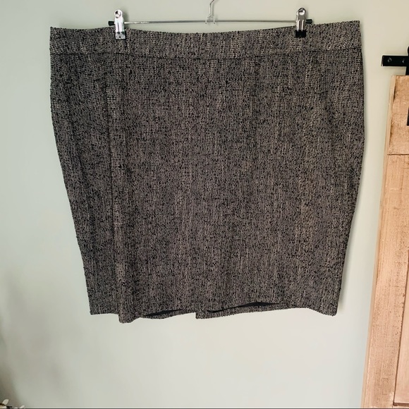 Lane Bryant Tweed Pencil Skirt Size 26 - Picture 2 of 5